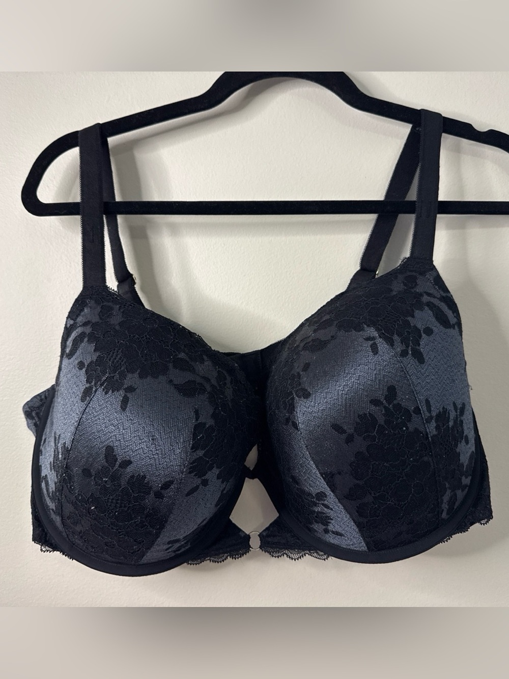 Full-Coverage Black Floral Lace Underwire Bra